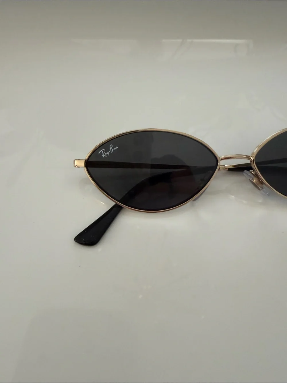 Ray-Ban Women's Gold Frame Black Lens Slim Oval Sunglasses